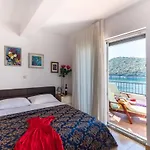 Διαμέρισμα Regina Maris *