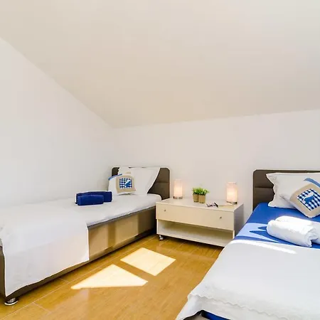 Regina Maris Apartment *