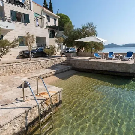 Regina Maris Daire *