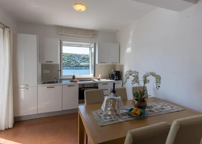 Regina Maris * קלק